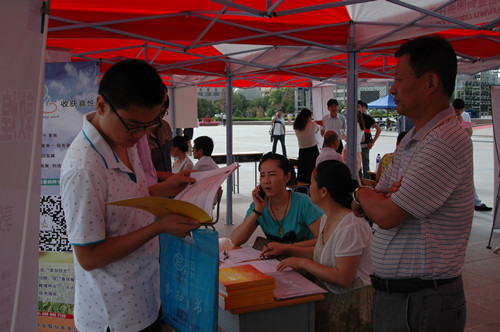 筑巢引鳳，吸納人才 敦煌種業(yè)參加酒泉市人社局組織的大型人才招聘會