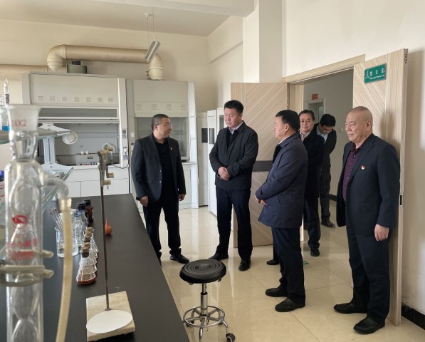 酒泉市政府黨組成員、副市長哈里別克來敦煌種業(yè)調(diào)研指導工作