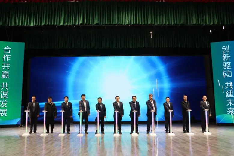 融合產教資源 推進種業(yè)振興 敦煌種業(yè)等三家單位聯合成立全國現代種業(yè)技術產教融合共同體